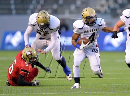 Thumbnail 2 in Central Catholic vs. Santa Fe Christian (CIF State D4 Final) photogallery.