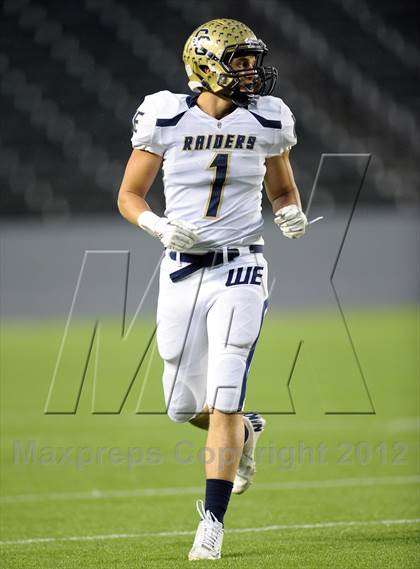 Thumbnail 2 in Central Catholic vs. Santa Fe Christian (CIF State D4 Final) photogallery.