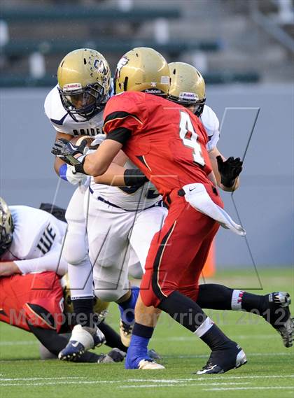 Thumbnail 2 in Central Catholic vs. Santa Fe Christian (CIF State D4 Final) photogallery.