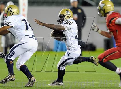 Thumbnail 3 in Central Catholic vs. Santa Fe Christian (CIF State D4 Final) photogallery.