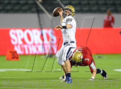 Thumbnail 3 in Central Catholic vs. Santa Fe Christian (CIF State D4 Final) photogallery.