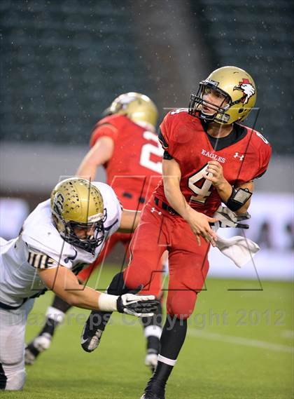 Thumbnail 3 in Central Catholic vs. Santa Fe Christian (CIF State D4 Final) photogallery.