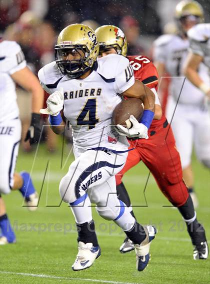 Thumbnail 2 in Central Catholic vs. Santa Fe Christian (CIF State D4 Final) photogallery.