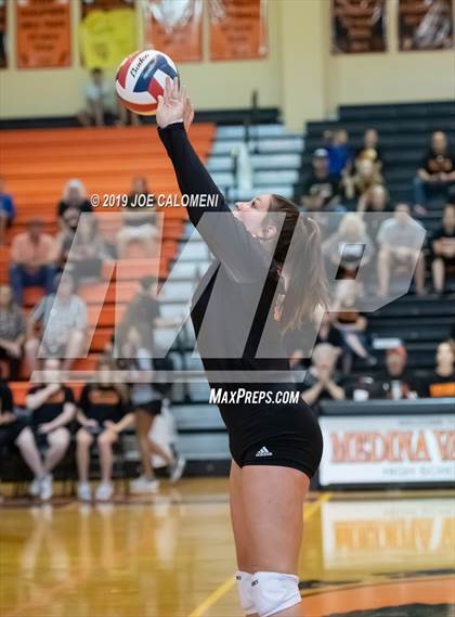 Thumbnail 1 in Harlan @ Medina Valley photogallery.