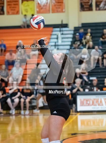 Thumbnail 3 in Harlan @ Medina Valley photogallery.