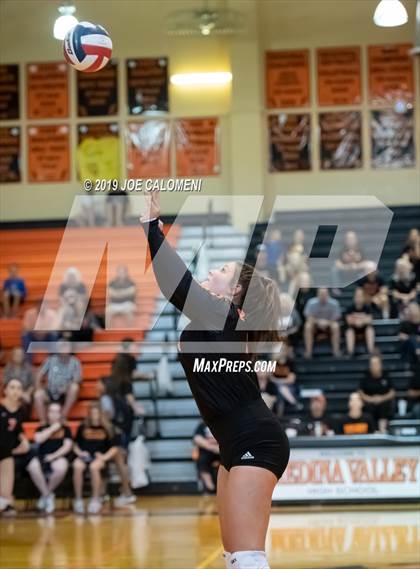 Thumbnail 2 in Harlan @ Medina Valley photogallery.