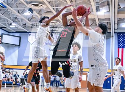Thumbnail 2 in Reading @ Muhlenberg photogallery.