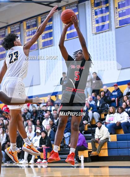 Thumbnail 2 in Reading @ Muhlenberg photogallery.