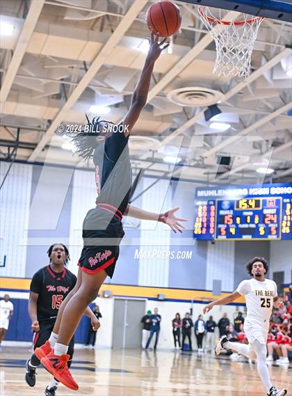Thumbnail 1 in Reading @ Muhlenberg photogallery.