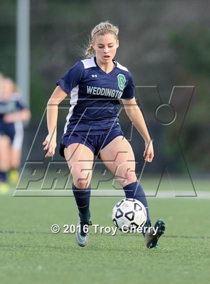 Thumbnail 2 in Weddington vs Ardrey Kell photogallery.