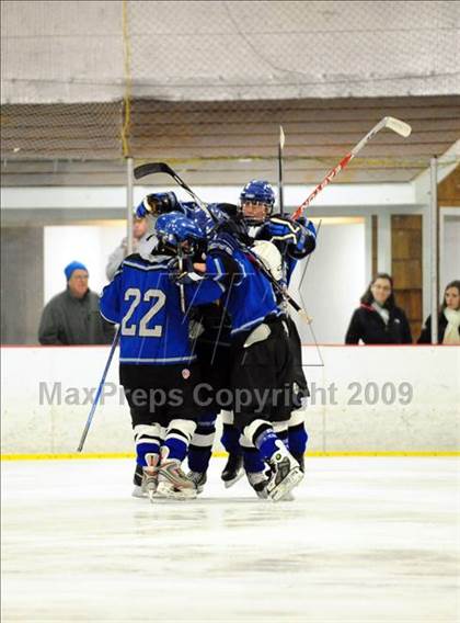 Thumbnail 2 in East Catholic @ Rockville/Manchester United photogallery.