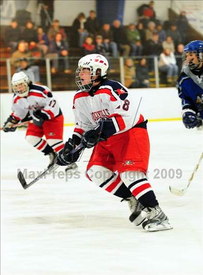 Thumbnail 2 in East Catholic @ Rockville/Manchester United photogallery.