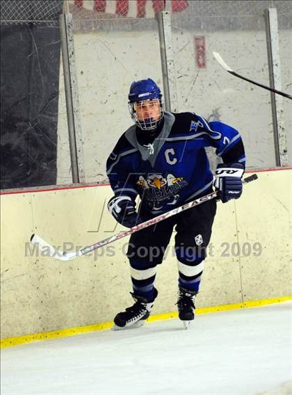 Thumbnail 2 in East Catholic @ Rockville/Manchester United photogallery.