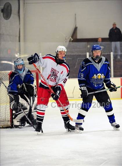 Thumbnail 2 in East Catholic @ Rockville/Manchester United photogallery.