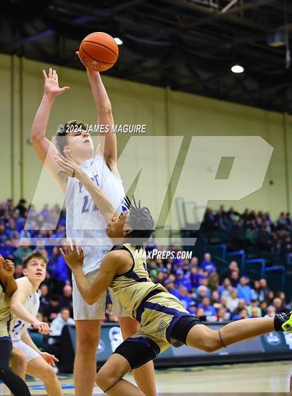 Thumbnail 3 in Port Washington vs. Baldwin (NYSPHSAA Section 8 Class AAA Final) photogallery.