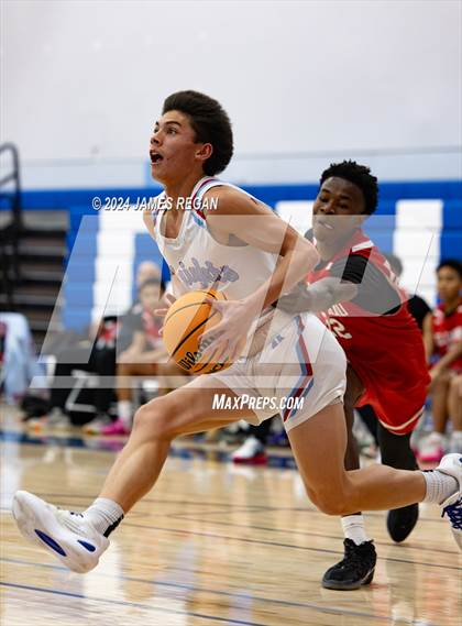 Thumbnail 2 in El Camino @ Hillsdale photogallery.