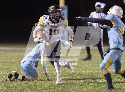 Thumbnail 2 in Tuscola vs Cumberland (IHSA 1A Round 1) photogallery.