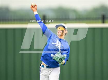 Thumbnail 1 in Spring Hill vs. Van Alstyne (UIL 4A D2 Region Semifinal) photogallery.