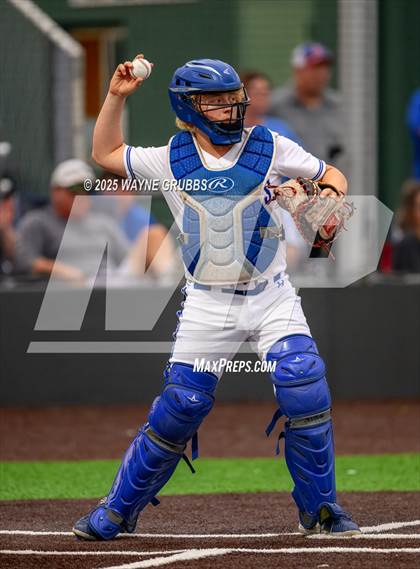 Thumbnail 3 in Spring Hill vs. Van Alstyne (UIL 4A D2 Region Semifinal) photogallery.