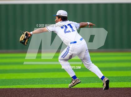 Thumbnail 2 in Spring Hill vs. Van Alstyne (UIL 4A D2 Region Semifinal) photogallery.