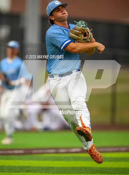 Thumbnail 3 in Spring Hill vs. Van Alstyne (UIL 4A D2 Region Semifinal) photogallery.
