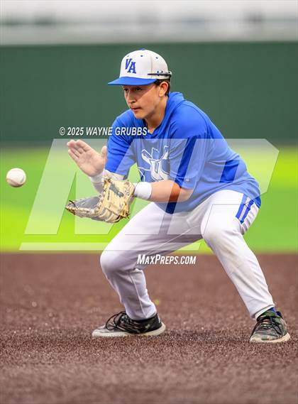 Thumbnail 2 in Spring Hill vs. Van Alstyne (UIL 4A D2 Region Semifinal) photogallery.