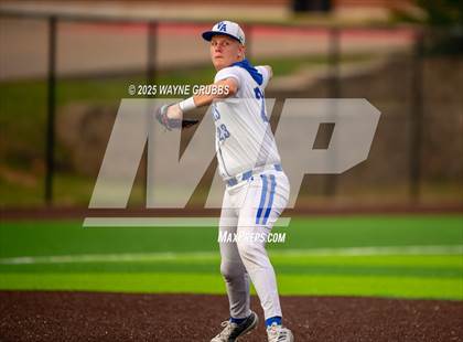 Thumbnail 3 in Spring Hill vs. Van Alstyne (UIL 4A D2 Region Semifinal) photogallery.
