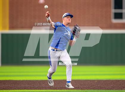 Thumbnail 3 in Spring Hill vs. Van Alstyne (UIL 4A D2 Region Semifinal) photogallery.