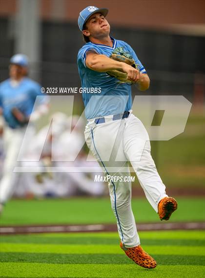 Thumbnail 2 in Spring Hill vs. Van Alstyne (UIL 4A D2 Region Semifinal) photogallery.