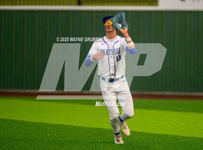 Thumbnail 1 in Spring Hill vs. Van Alstyne (UIL 4A D2 Region Semifinal) photogallery.