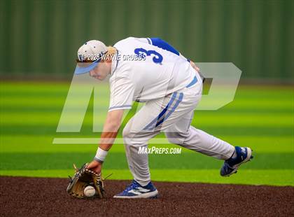 Thumbnail 2 in Spring Hill vs. Van Alstyne (UIL 4A D2 Region Semifinal) photogallery.
