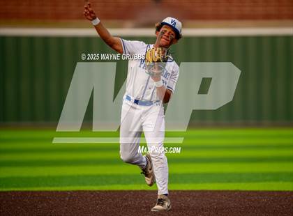 Thumbnail 2 in Spring Hill vs. Van Alstyne (UIL 4A D2 Region Semifinal) photogallery.