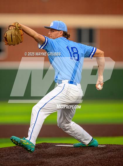 Thumbnail 2 in Spring Hill vs. Van Alstyne (UIL 4A D2 Region Semifinal) photogallery.