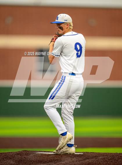 Thumbnail 1 in Spring Hill vs. Van Alstyne (UIL 4A D2 Region Semifinal) photogallery.