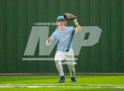 Thumbnail 1 in Spring Hill vs. Van Alstyne (UIL 4A D2 Region Semifinal) photogallery.