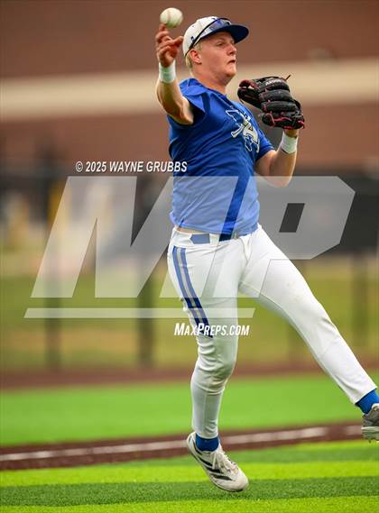 Thumbnail 1 in Spring Hill vs. Van Alstyne (UIL 4A D2 Region Semifinal) photogallery.