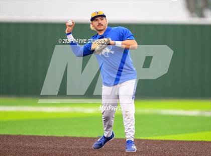 Thumbnail 2 in Spring Hill vs. Van Alstyne (UIL 4A D2 Region Semifinal) photogallery.