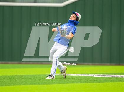 Thumbnail 1 in Spring Hill vs. Van Alstyne (UIL 4A D2 Region Semifinal) photogallery.