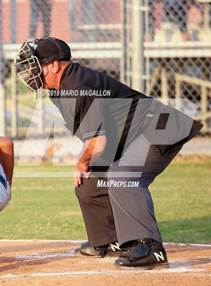 Thumbnail 2 in Lopez vs Pioneer (UIL 5A Bi-District Playoff) photogallery.