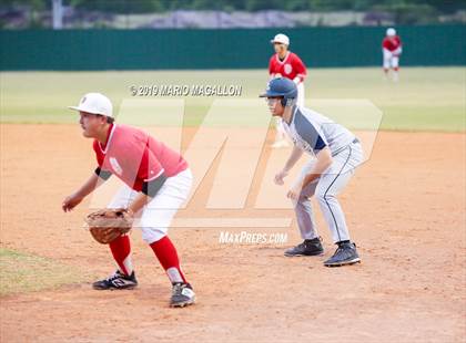 Thumbnail 2 in Lopez vs Pioneer (UIL 5A Bi-District Playoff) photogallery.