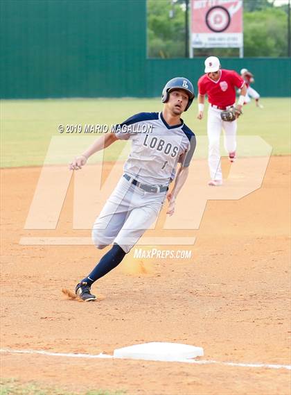 Thumbnail 2 in Lopez vs Pioneer (UIL 5A Bi-District Playoff) photogallery.