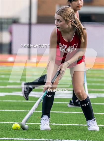 Thumbnail 3 in McLean @ Oakton photogallery.