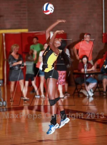 Thumbnail 2 in Perry @ Mountain Pointe photogallery.