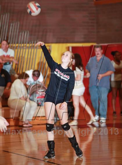 Thumbnail 2 in Perry @ Mountain Pointe photogallery.