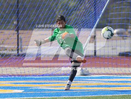 Thumbnail 2 in Calexico vs. Ramona (Grossmont Holiday Tournament) photogallery.