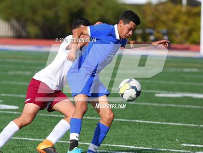 Thumbnail 1 in Calexico vs. Ramona (Grossmont Holiday Tournament) photogallery.