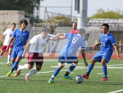 Thumbnail 2 in Calexico vs. Ramona (Grossmont Holiday Tournament) photogallery.