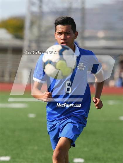Thumbnail 2 in Calexico vs. Ramona (Grossmont Holiday Tournament) photogallery.