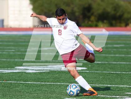 Thumbnail 2 in Calexico vs. Ramona (Grossmont Holiday Tournament) photogallery.