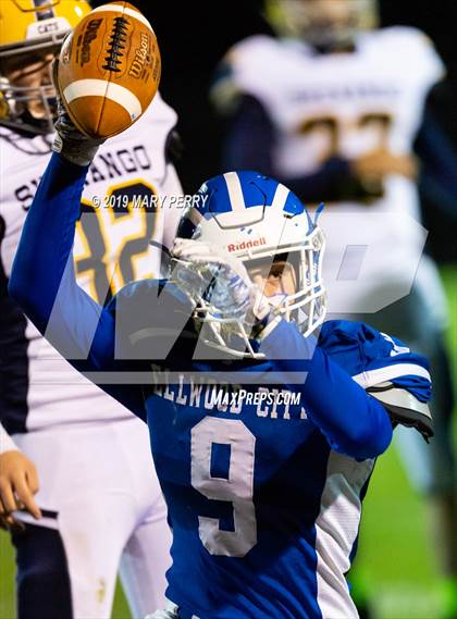 Thumbnail 3 in Shenango @ Lincoln photogallery.
